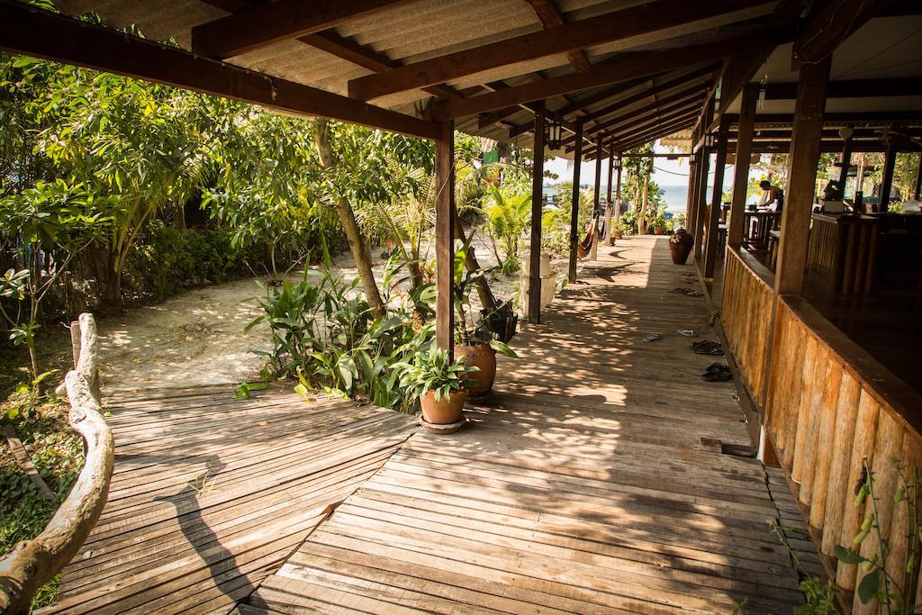 Frog Beach House Koh Phayam Exteriör bild