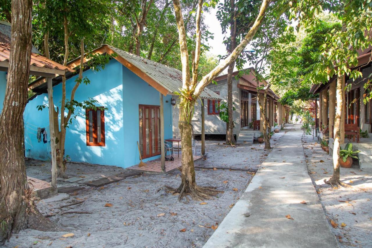 Frog Beach House Koh Phayam Exteriör bild