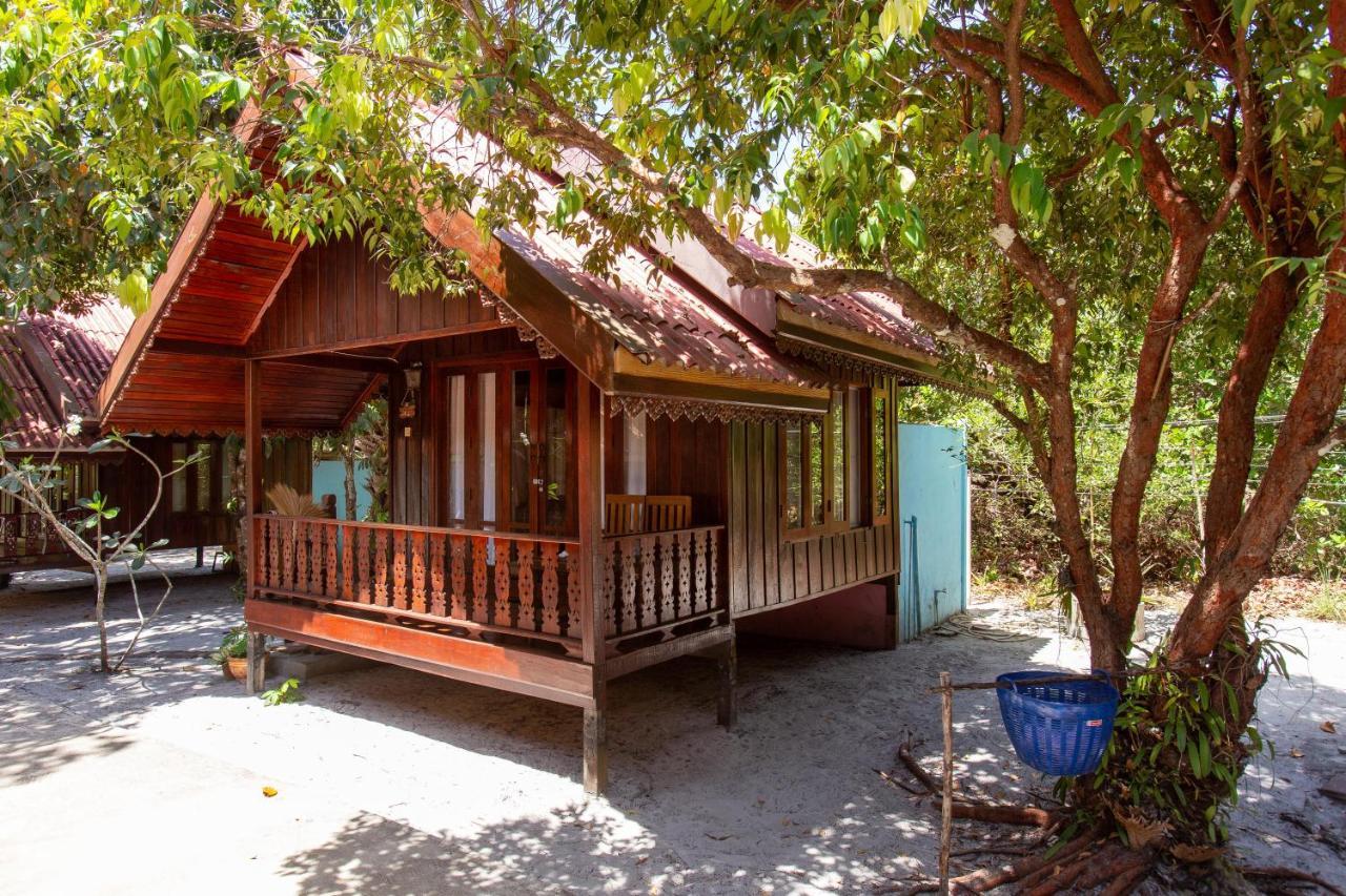 Frog Beach House Koh Phayam Exteriör bild